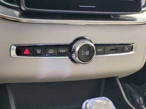 New 2026 Volvo XC90 B6 Ultra w/ Protection Package AWD/4WD image 18