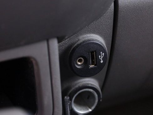 Used 2018 Nissan Frontier SV RWD image 19
