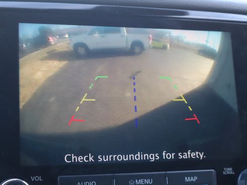 Used 2021 Nissan Titan SV w/ SV Convenience Package image 78