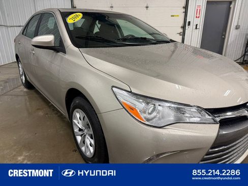Used 2016 Toyota Camry LE image 13