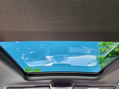 New 2025 Volkswagen Atlas Cross Sport SE AWD/4WD image 21