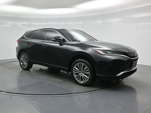 Used 2024 Toyota Venza Limited image 58