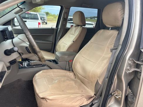 Used 2006 Jeep Grand Cherokee Laredo AWD/4WD image 3