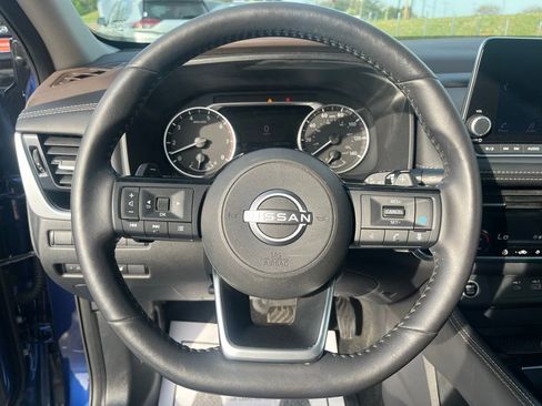 Used 2023 Nissan Rogue SL image 10