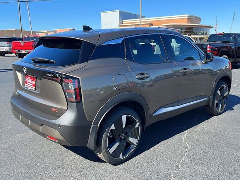 New 2026 Nissan Kicks SR w/ SR Premium Package image 5