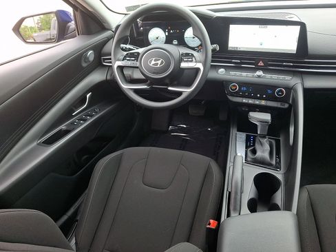 Used 2024 Hyundai Elantra SEL FWD image 14
