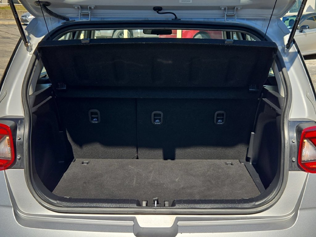 Used 2025 Hyundai Venue SEL FWD image 29