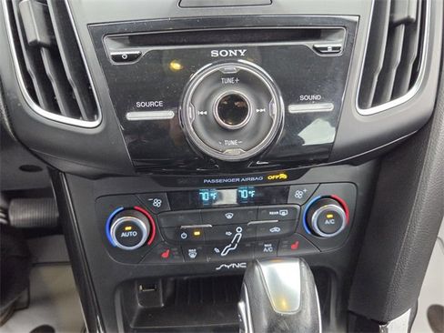 Used 2016 Ford Focus Titanium w/ Titanium Technology Package image 18