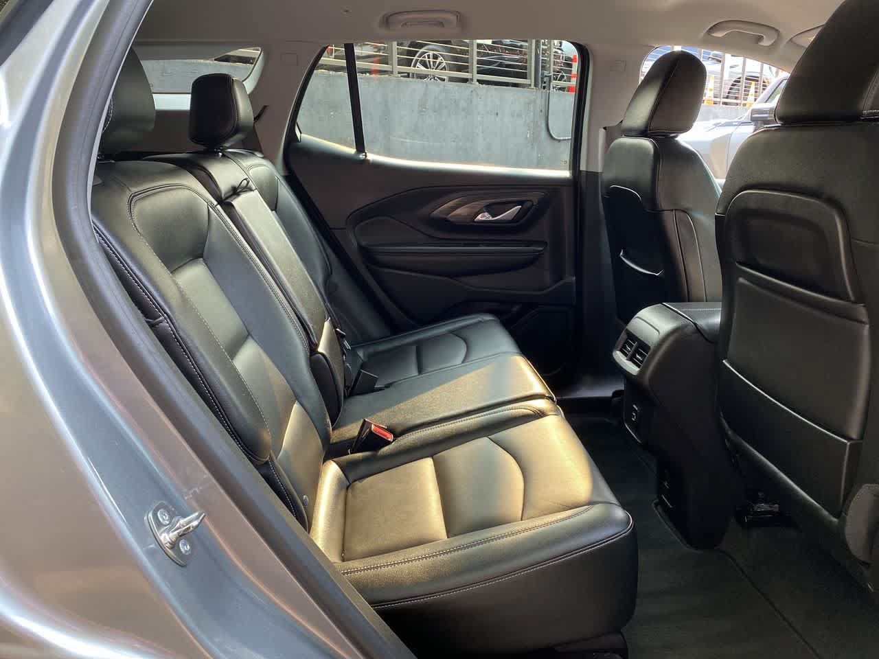 Used 2024 GMC Terrain SLT AWD/4WD image 17
