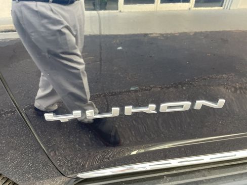 Used 2021 GMC Yukon XL SLT image 7