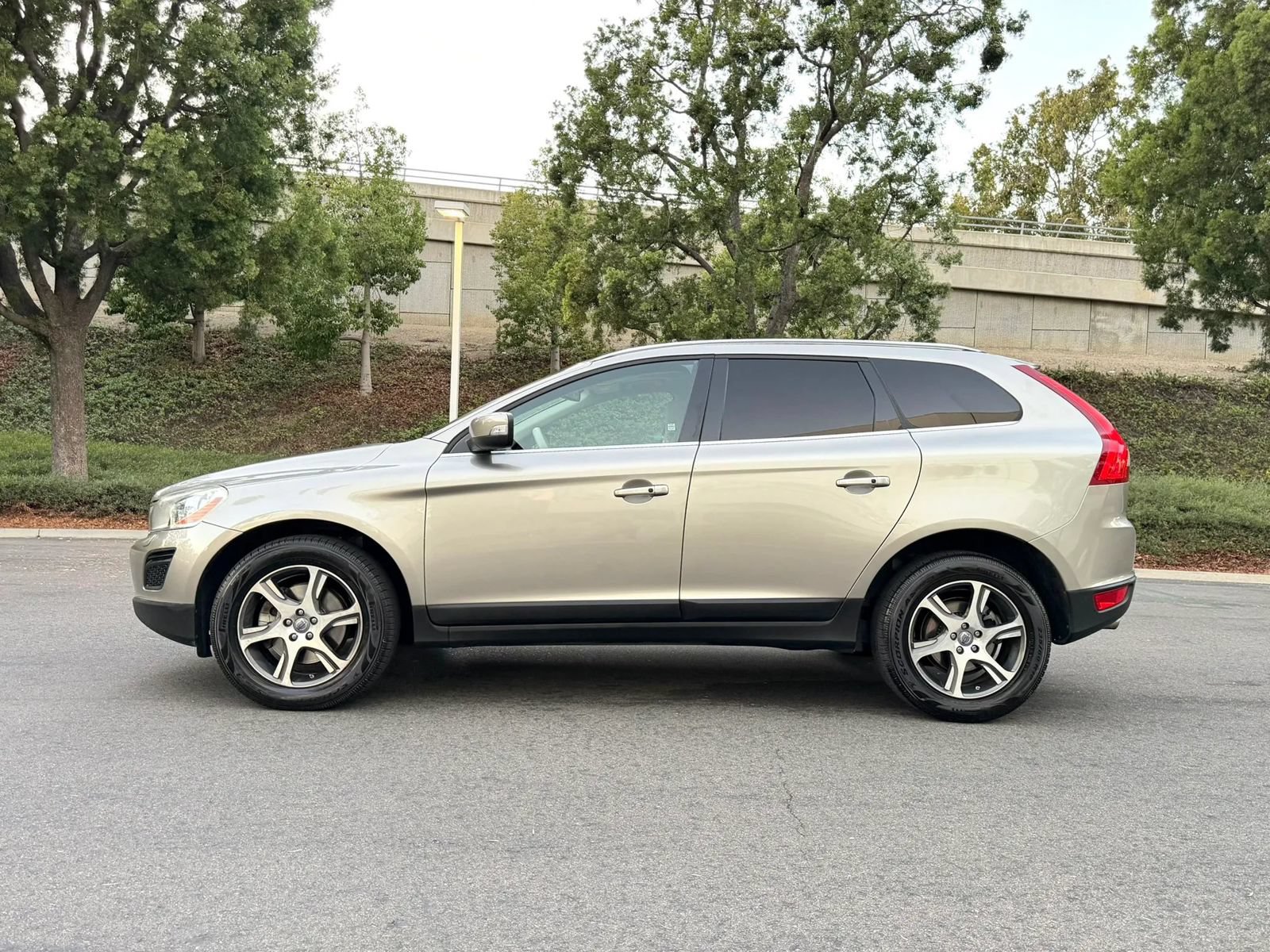 Used 2013 Volvo XC60 T6 AWD/4WD image 7