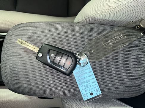 Used 2023 Toyota Corolla LE image 23