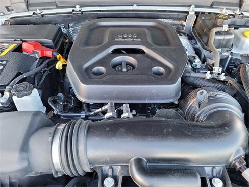 Used 2024 Jeep Wrangler Unlimited Sahara image 20