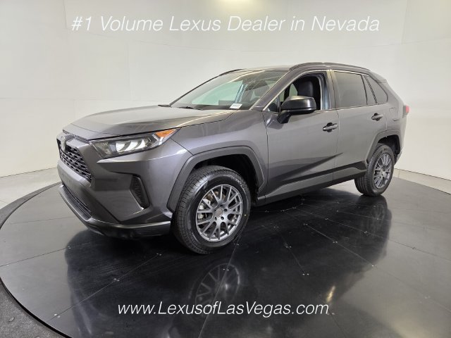 Used 2021 Toyota RAV4 LE AWD/4WD image 2