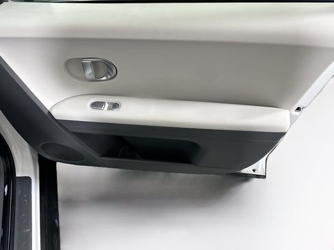 Used 2024 Hyundai Ioniq 5 SEL RWD image 31