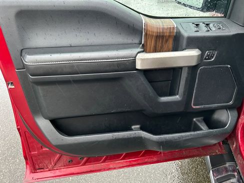 Used 2019 Ford F150 Lariat image 16