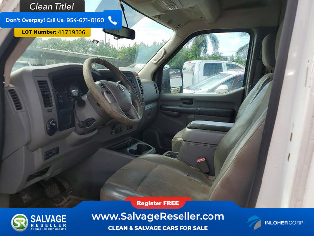 Used 2017 Nissan NV 3500 SV RWD image 9