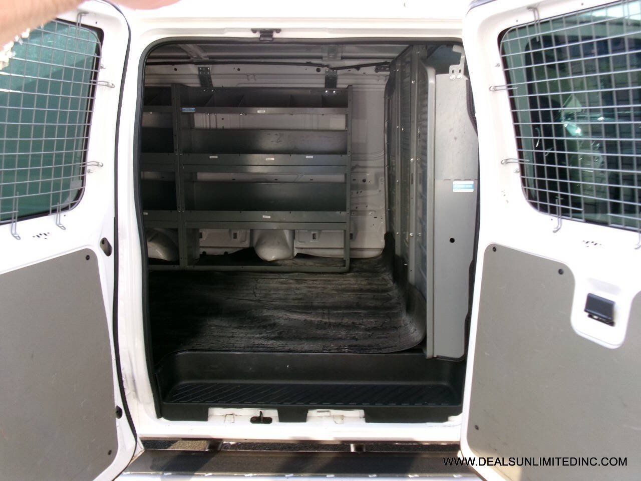 Used 2014 Ford E-250 and Econoline 250 w/ Power Group RWD image 18