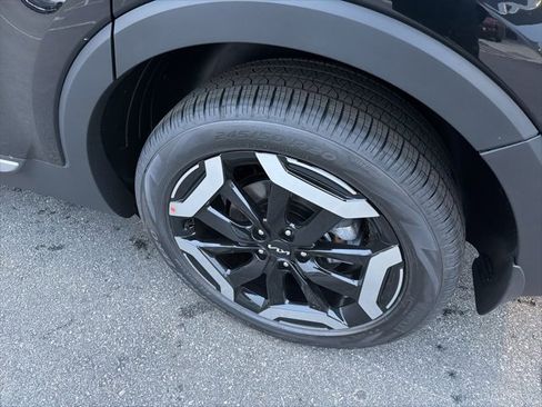 New 2025 Kia Telluride S image 6