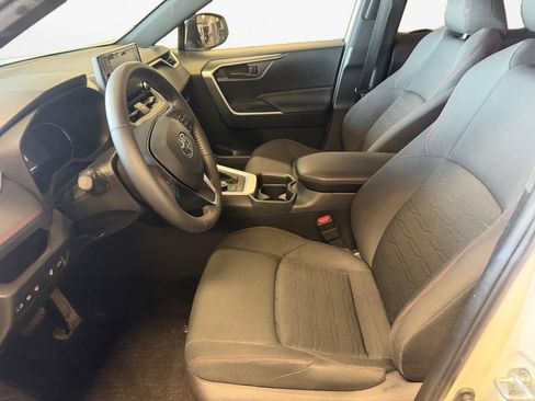 Used 2021 Toyota RAV4 SE w/ Weather & Moonroof Package AWD/4WD image 11