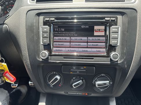 Used 2012 Volkswagen Jetta GLI FWD image 18