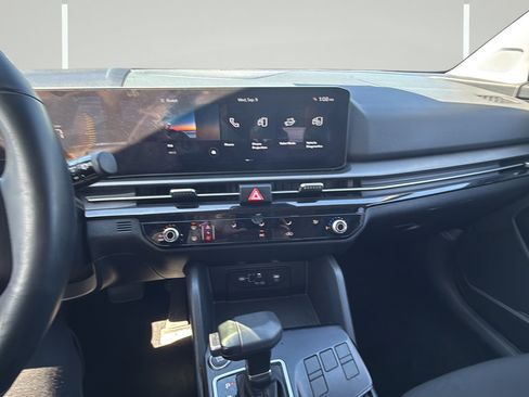 Used 2026 Kia Sportage LX FWD image 23