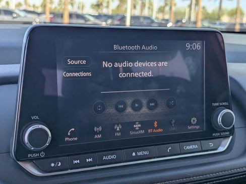 Certified 2025 Nissan Rogue SV FWD image 21
