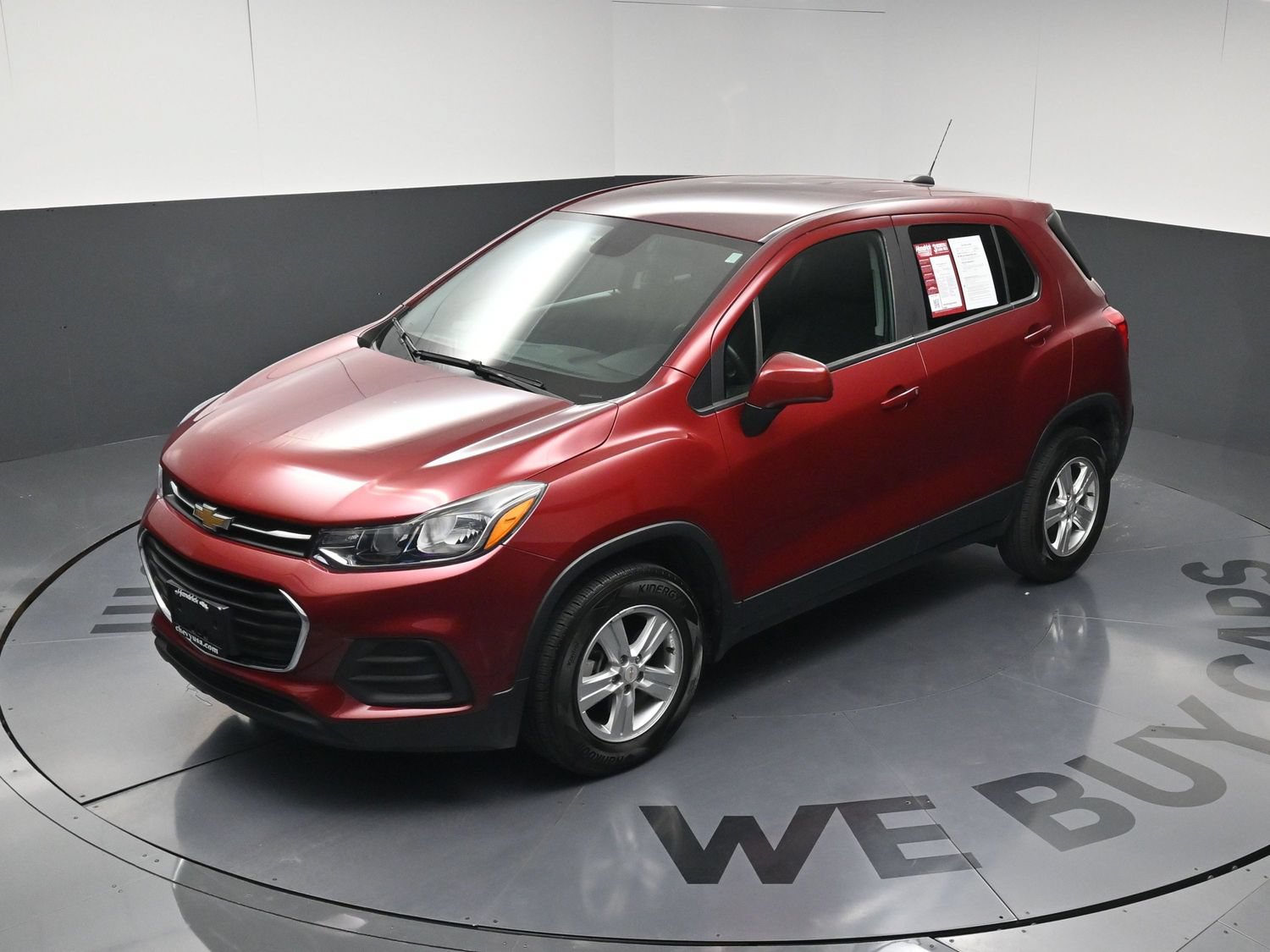 Used 2021 Chevrolet Trax LS w/ Tint and Cruise Package AWD/4WD image 29