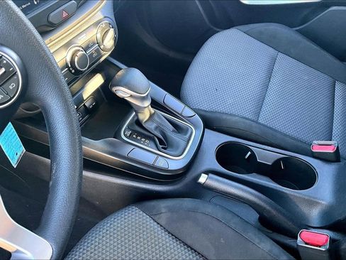 Certified 2025 Kia Soul LX image 14