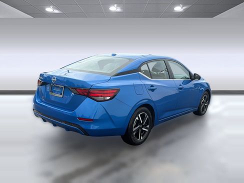 Used 2025 Nissan Sentra SV FWD image 9