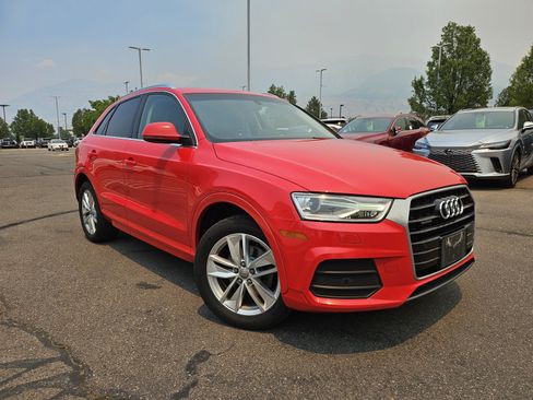 Used 2017 Audi Q3 2.0T Premium Plus w/ Premium Plus Package AWD/4WD image 3