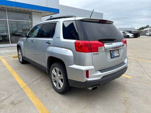Used 2017 GMC Terrain SLE w/ Chrome Package FWD image 2