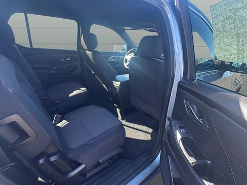 Used 2023 Chevrolet Traverse LT AWD/4WD image 19