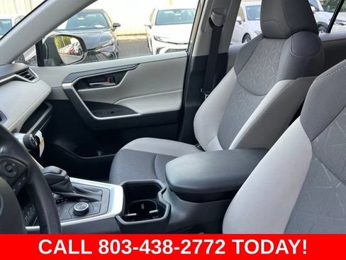Used 2025 Toyota RAV4 XLE AWD/4WD image 10