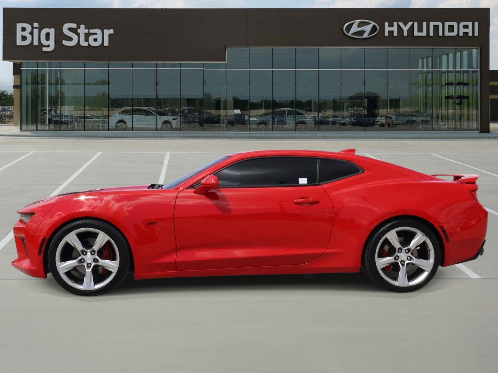 Used 2018 Chevrolet Camaro SS RWD image 2