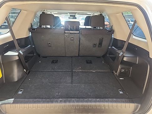 Used 2011 Toyota 4Runner SR5 w/ Convenience Pkg image 9