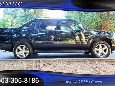 Used 2012 Chevrolet Avalanche LTZ AWD/4WD image 8