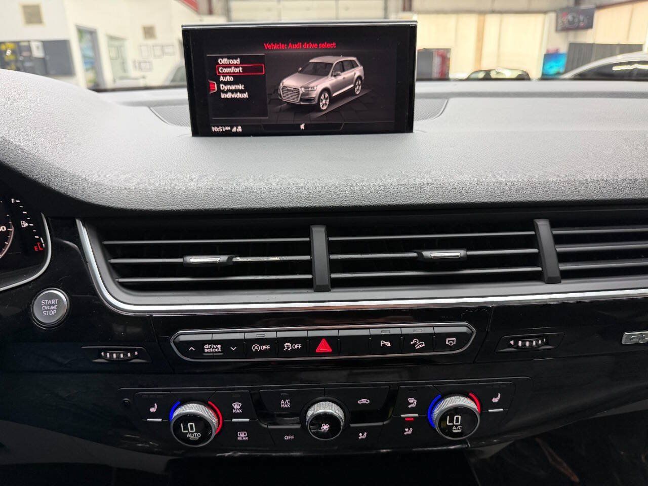 Used 2018 Audi Q7 3.0T Premium Plus w/ Premium Plus Package AWD/4WD image 28