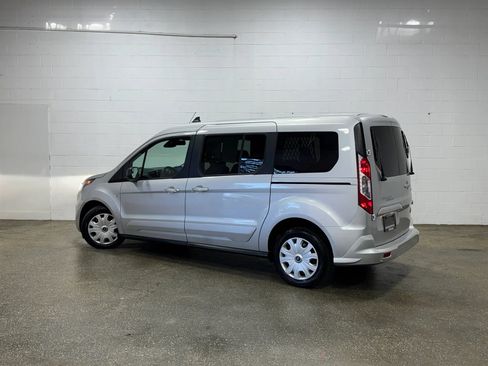 Used 2022 Ford Transit Connect XLT FWD image 5