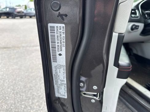 Used 2021 Jeep Compass Limited AWD/4WD image 18