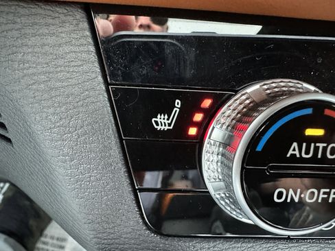 Used 2022 Mitsubishi Outlander SEL image 25