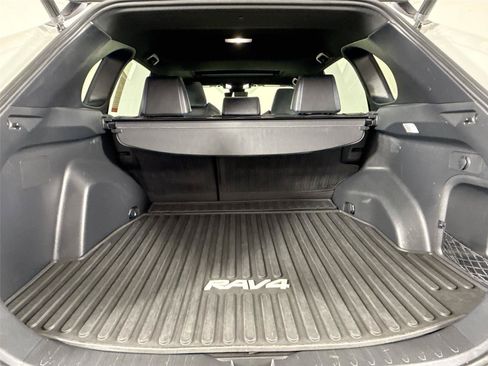 Used 2022 Toyota RAV4 XSE AWD/4WD image 38