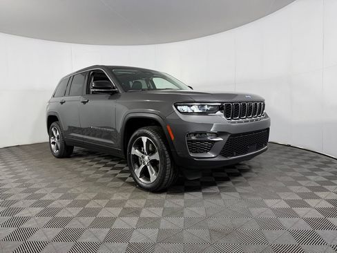 Used 2024 Jeep Grand Cherokee Limited 4xe w/ Luxury Tech Group II AWD/4WD image 5