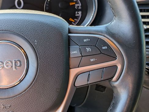 Used 2019 Jeep Grand Cherokee Altitude RWD image 19
