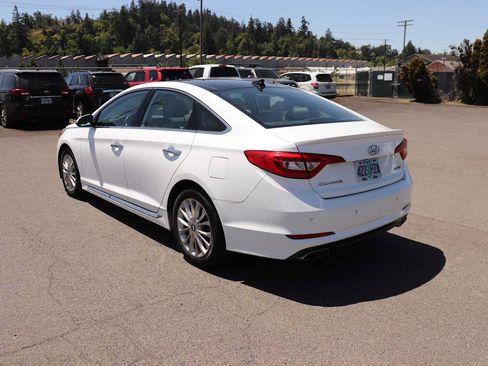 Used 2015 Hyundai Sonata Limited w/ Option Group 06 FWD image 7