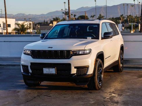 New 2025 Jeep Grand Cherokee L Altitude image 4