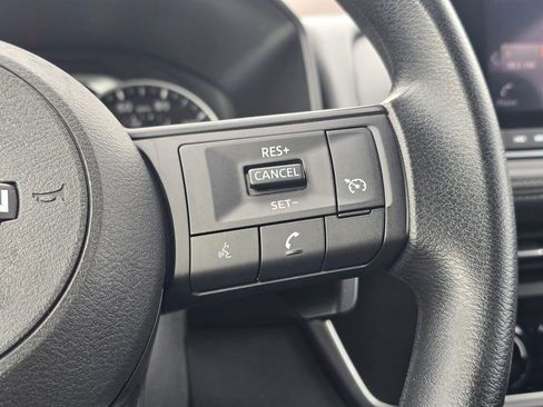 Used 2023 Nissan Rogue S AWD/4WD image 32