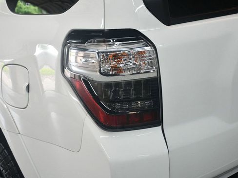 Used 2020 Toyota 4Runner TRD Off-Road Premium w/ Moonroof Package AWD/4WD image 15