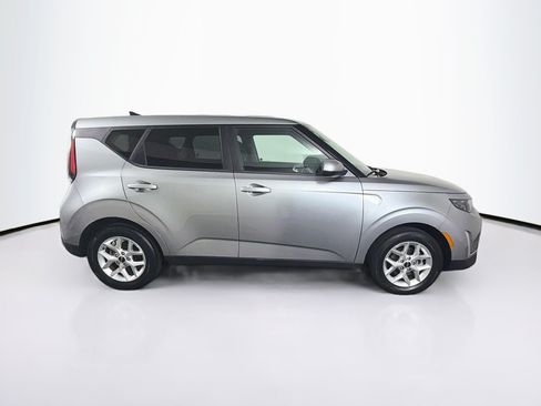 Used 2025 Kia Soul LX w/ LX Technology Package FWD image 10
