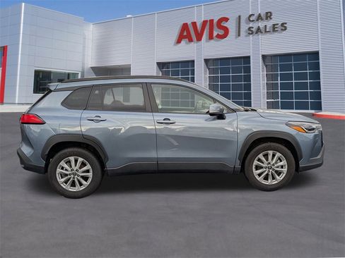 Used 2024 Toyota Corolla Cross LE image 9